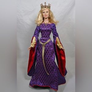 Franklin Mint Guinevere